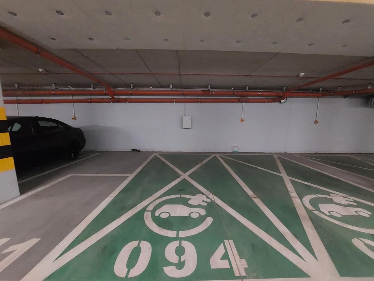 Komfort Z Balkonem I Parkingiem W Centrum Wroclawia Екстер'єр фото